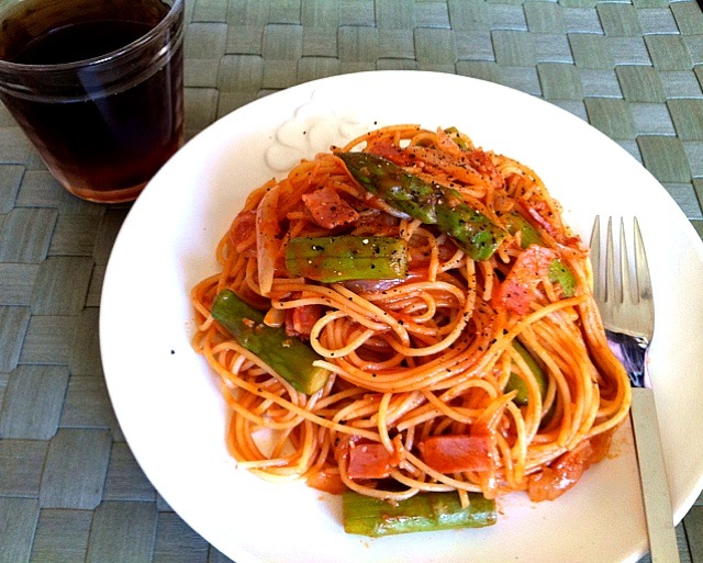 アスパラとベーコンのデミソースパスタ