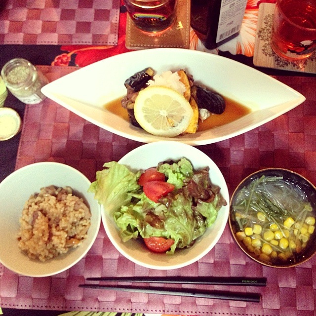 煮豚の炊き込み御飯、鶏と野菜のおろしあんかけ、サラダ、春雨すーぷ