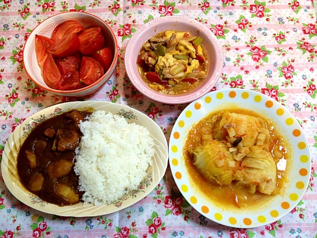 今日の晩御飯＊エビカレー、おからのロール白菜、卵とトマトとエリンギの中華炒め、トマト