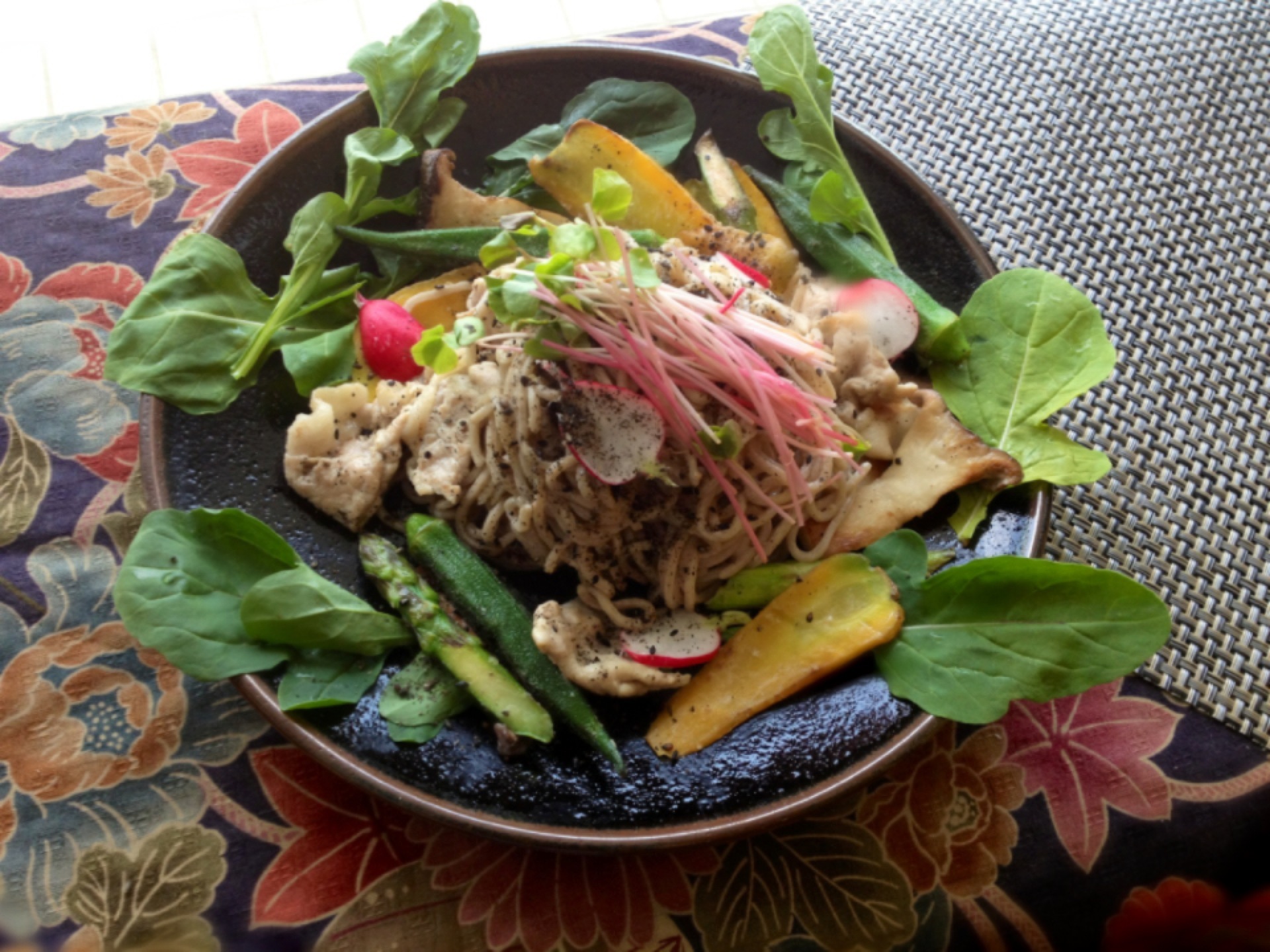 焼き蕎麦 、ホワイトソース 柚子胡椒 黒胡麻風味