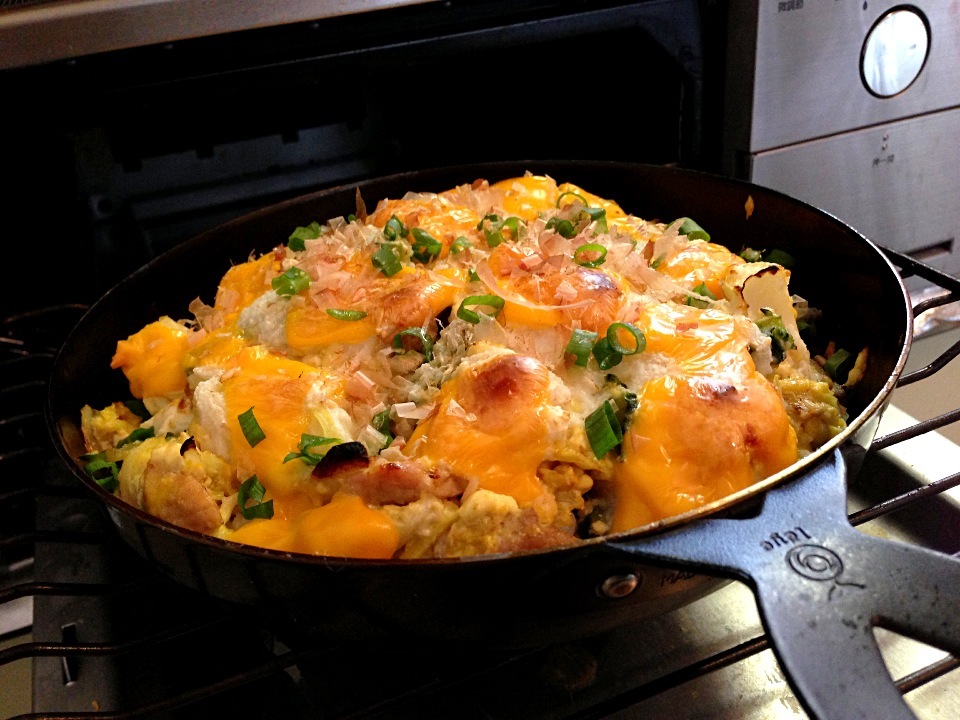 ゴーヤと春キャベツの塩麹チャンプルーでとろろチェダーチーズグリル丼的な！＼(^o^)／