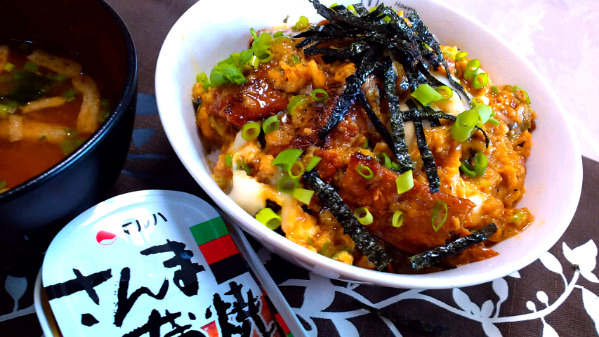 さんまの蒲焼き丼。