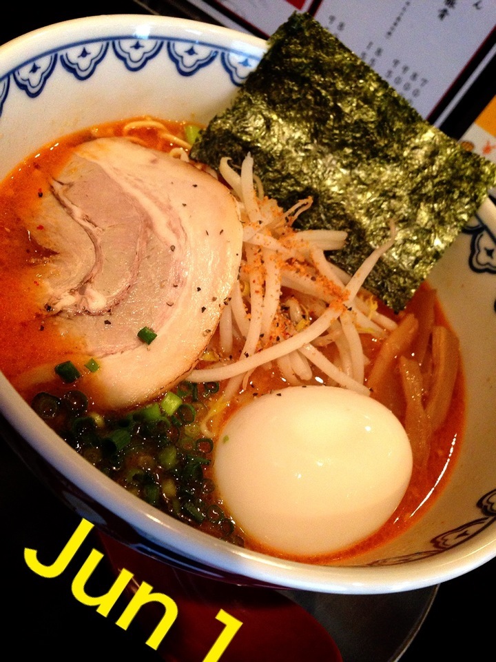 味たま赤豚骨ラーメン