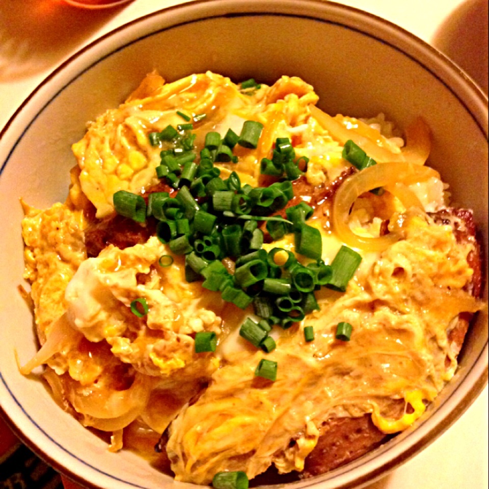 サンマの蒲焼卵とじ丼