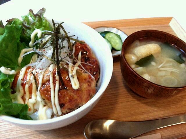 温玉のせ鶏つくね丼