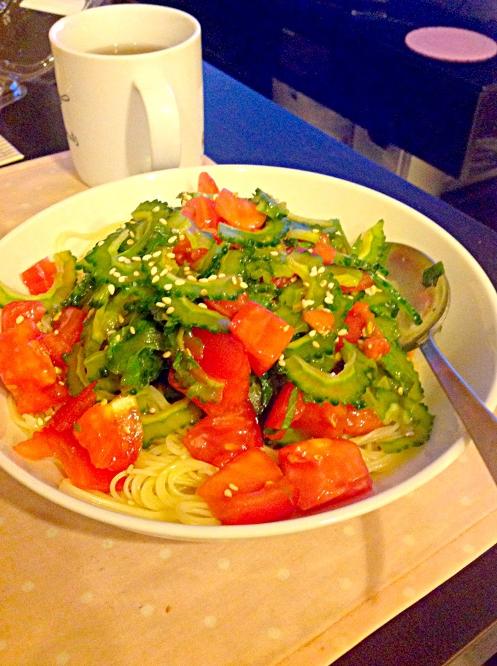 大葉とゴーヤとトマトの冷製パスタ柚子胡椒味♪