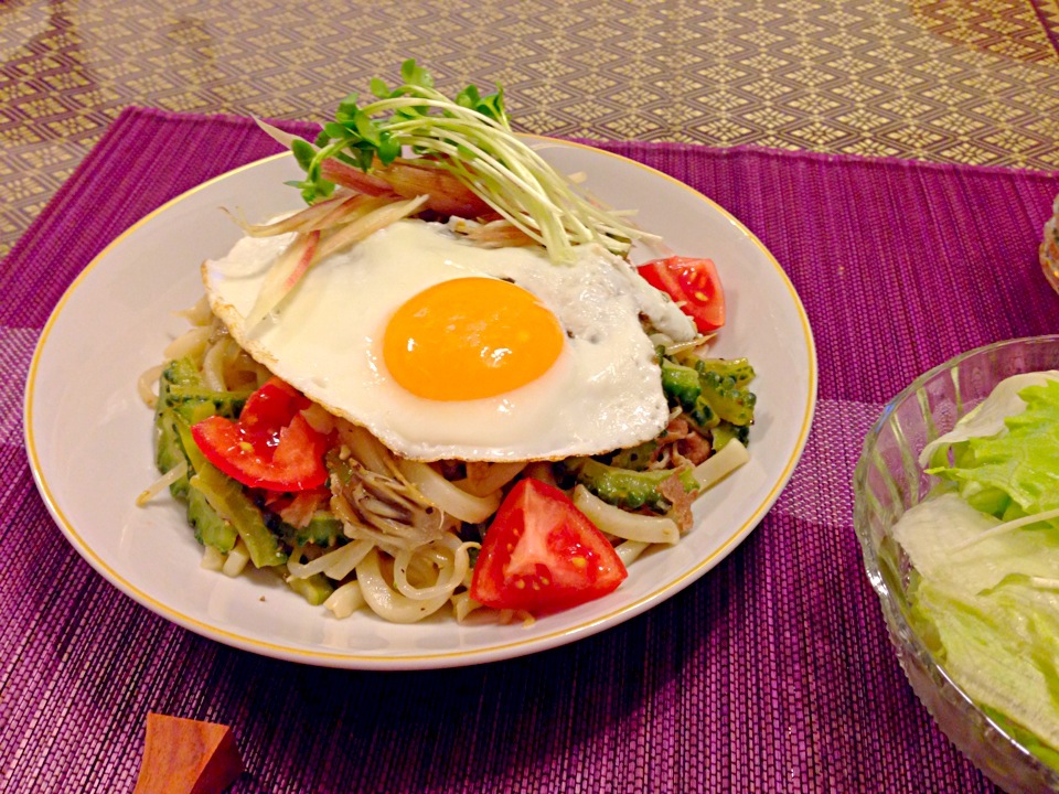 ゴーヤと豚の塩焼うどんで木曜日晩ご飯（＾ν＾）