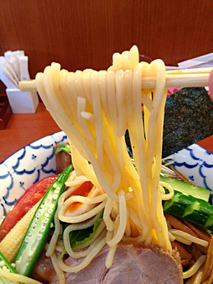 冷し中華の麺リフトアップ@麺恋処いそじ