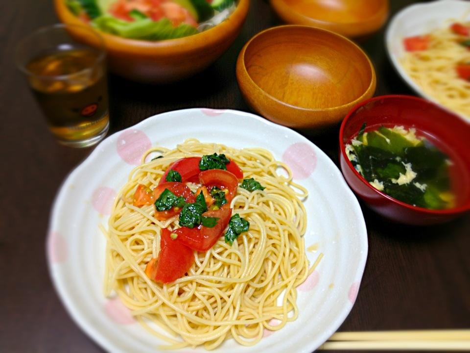 トマトと青じその和風冷製パスタ