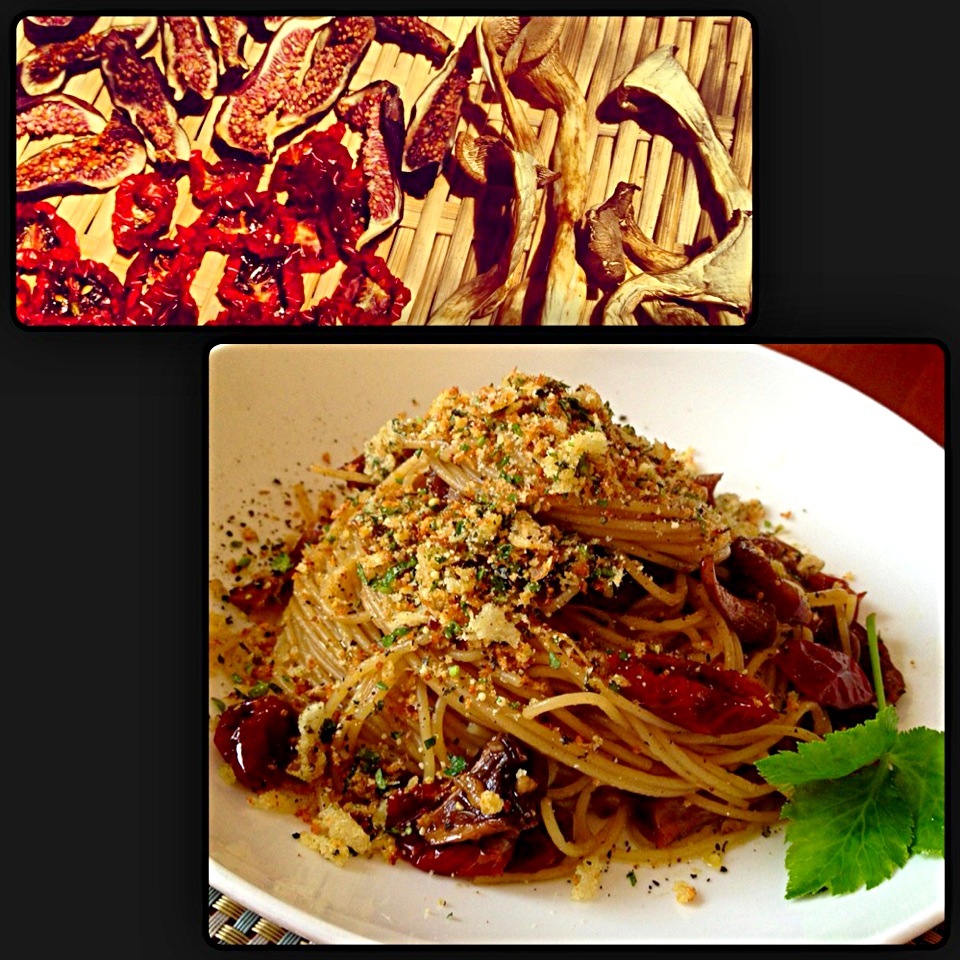 自家製乾物でパスタ。Pasta- Dry fig, dry tomato, dry elingi mushroom with balsamic vinegar and plum wine