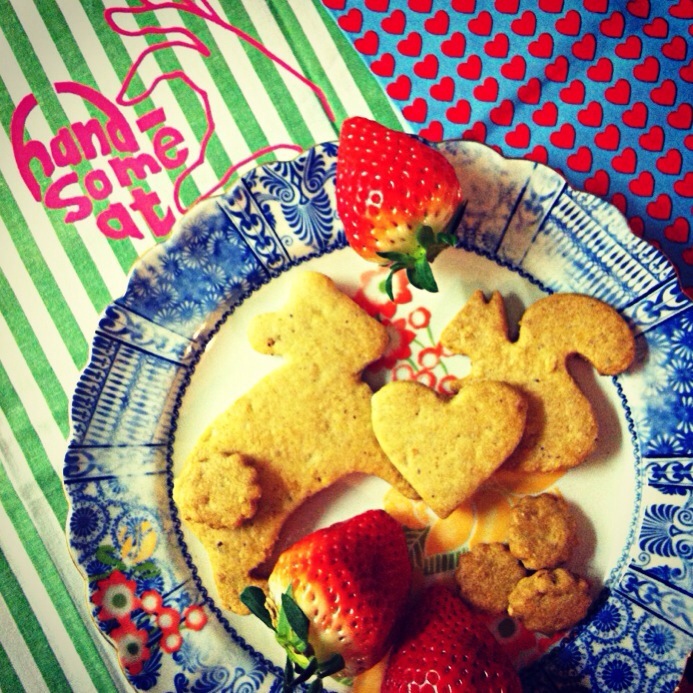 Happy Valentine to everyone we love ♡♡♡ Hazelnut and Almond cookies