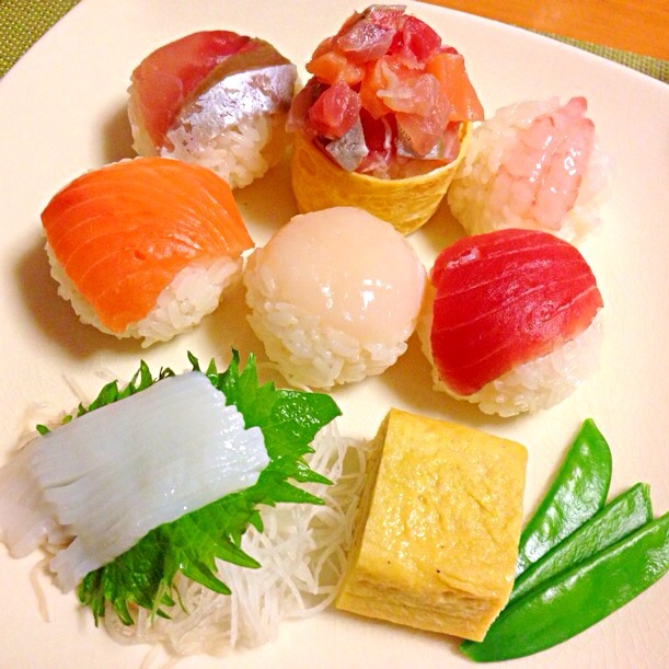 雛祭りディナーは手作り手鞠寿司プレート。