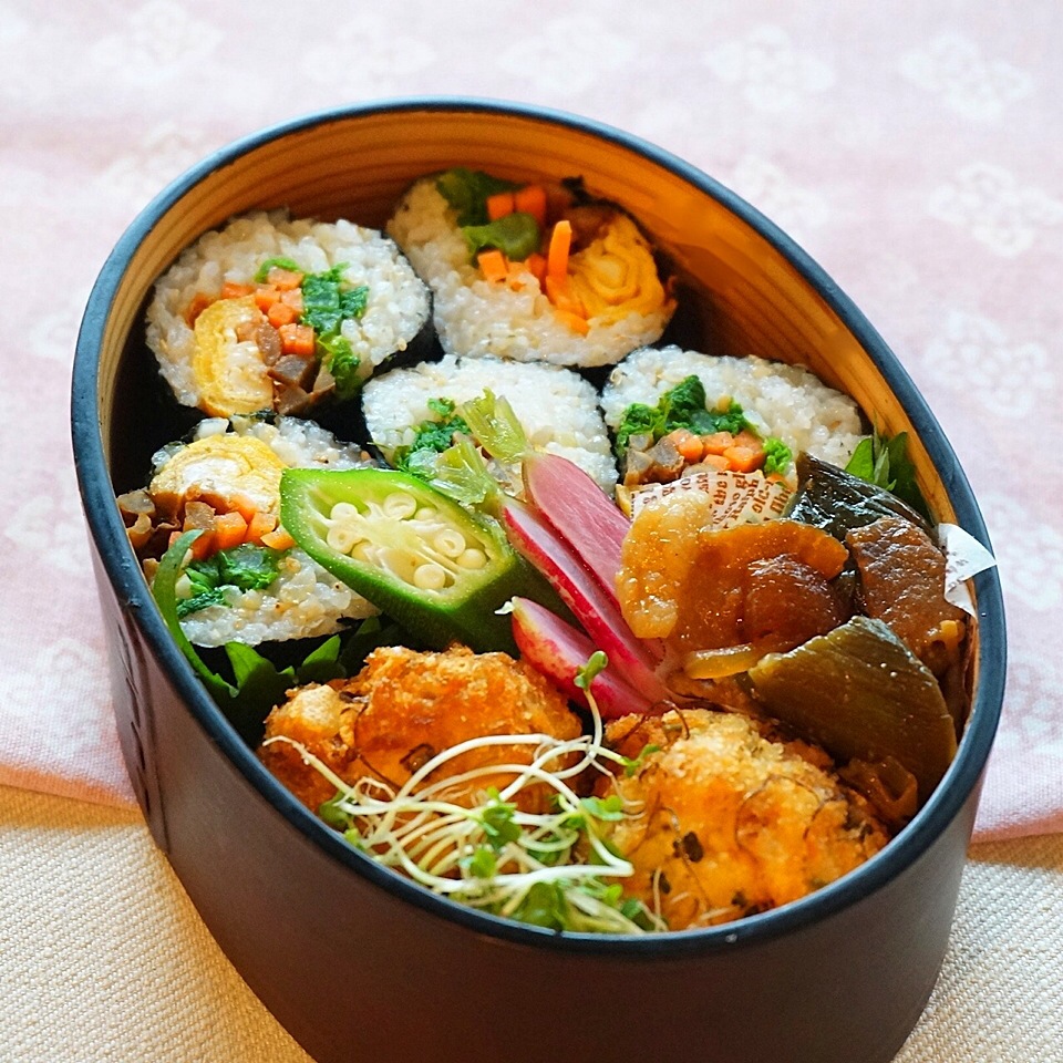 巻き寿司と豆腐コロッケBENTO