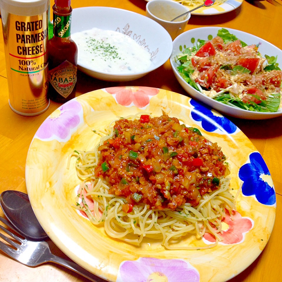 野菜たっぷりミートソーススパゲティ