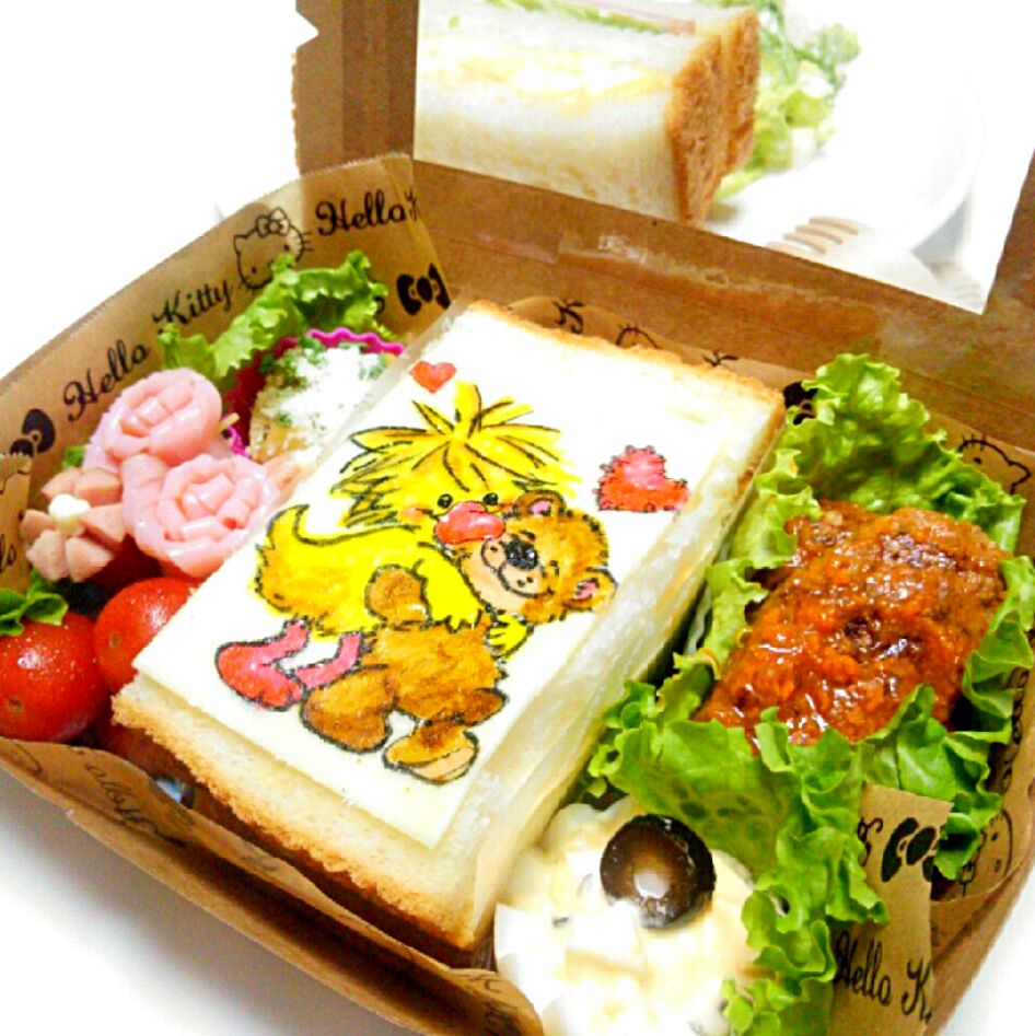 遠足弁当♪
＊ハンバーグ
＊卵カップでタルタルサラダ
＊ミニトマトのマリネ
＊ウインナーのお花
＊ハムのお花
＊ジャーマンポテトグラタン
生憎の雨(;￣ー￣A