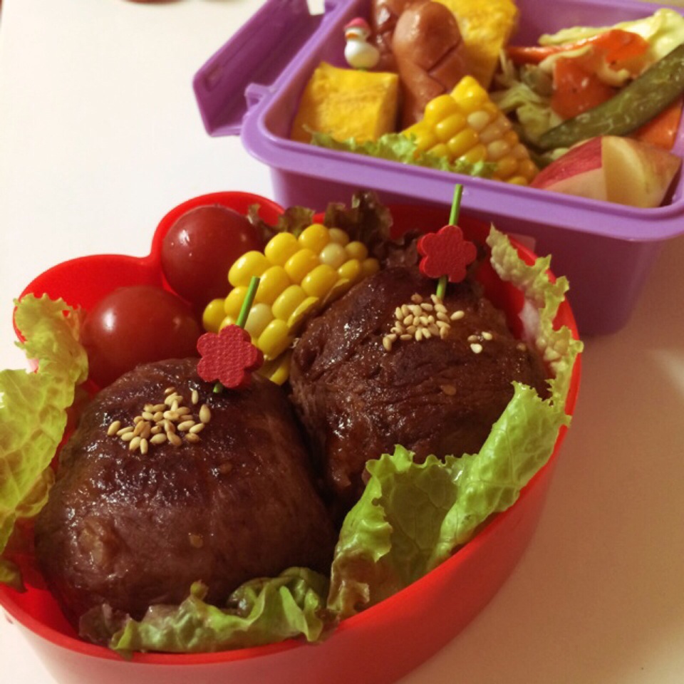 肉巻きおにぎりのお弁当~