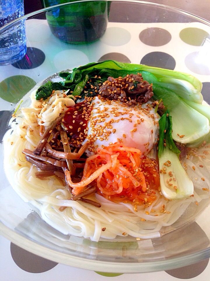 暑い〜っ！ お昼はビビン冷麺