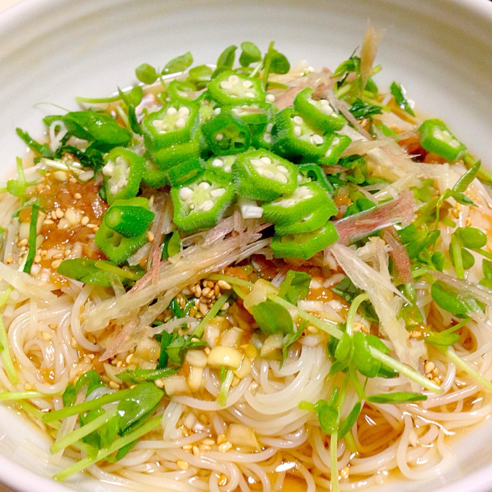 香味野菜と梅肉のサッパリそうめん