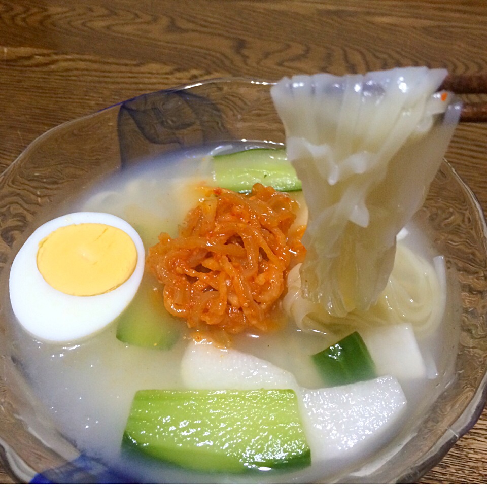牛骨スープで作った韓国風の稲垣冷麺