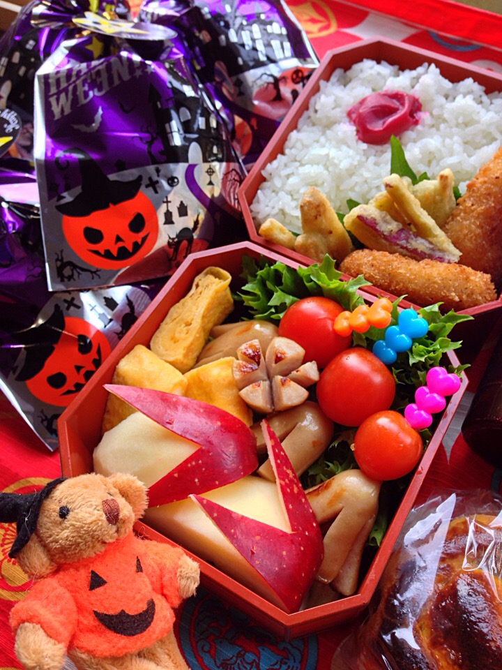 カニクリームコロッケとサツマイモ天ぷらのお弁当(⊹＾◡＾)ノo.♡ﾟ｡*@Halloween