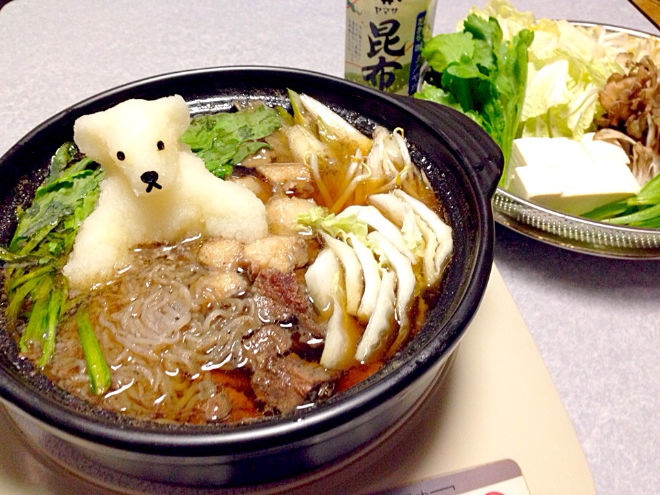 マタギ(熊肉)鍋だけに大根アートもクマ(*_*)