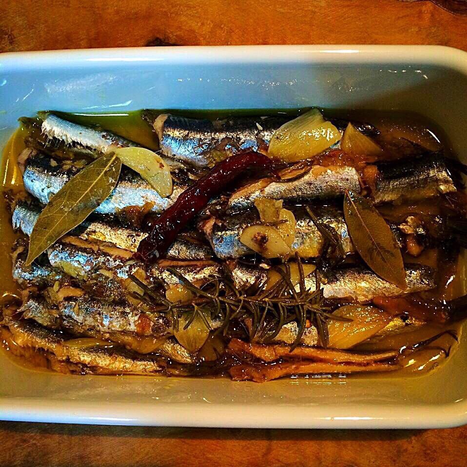 Homemade oiled sardines