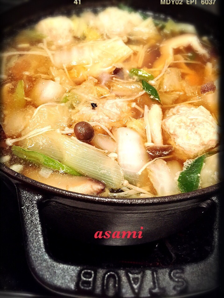 寒い夜だからー♩ストウブで肉団子&野菜たっぷり春雨スープ♡