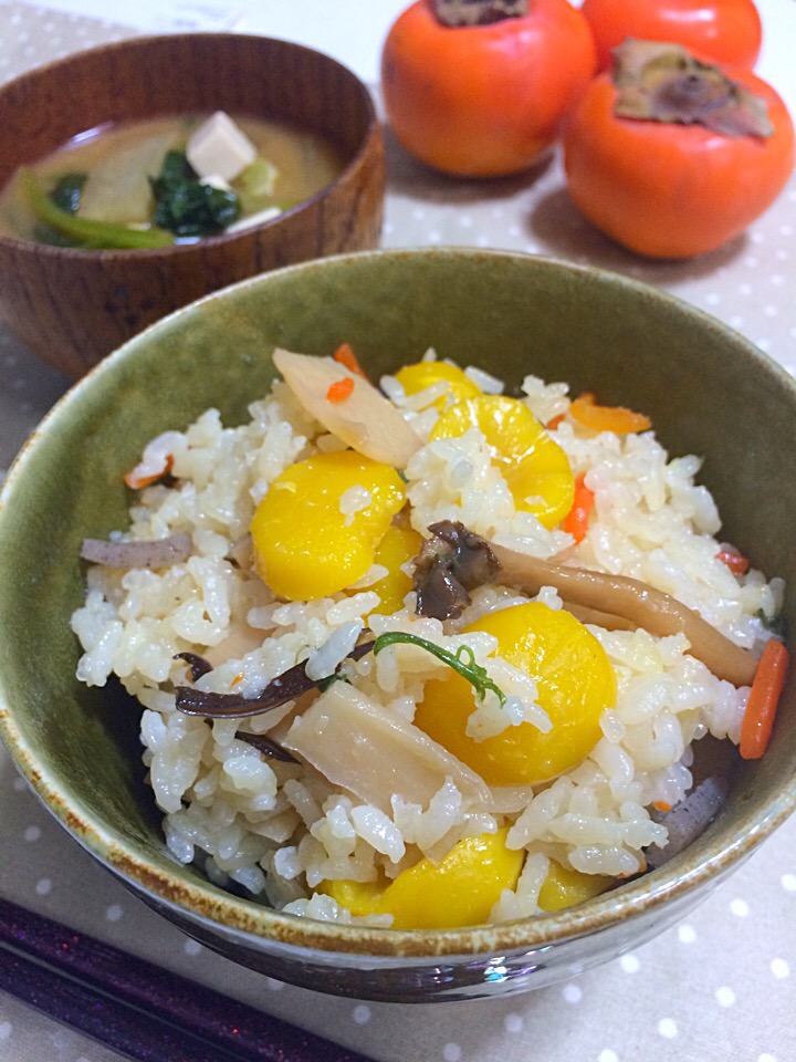 栗の炊き込みご飯✨小松菜のお味噌汁😊