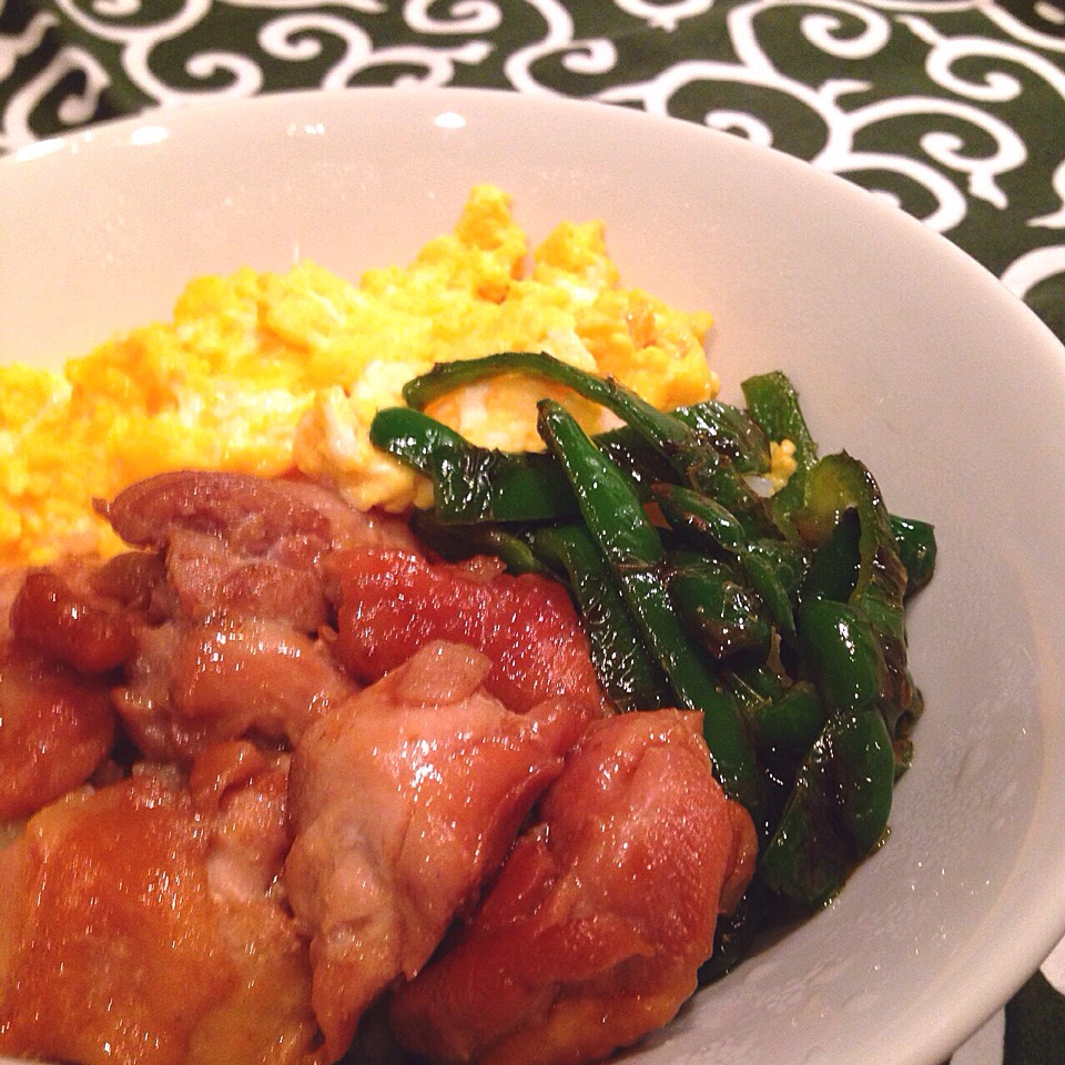 うずまきさまの焼鳥丼by店主の朝ごはん