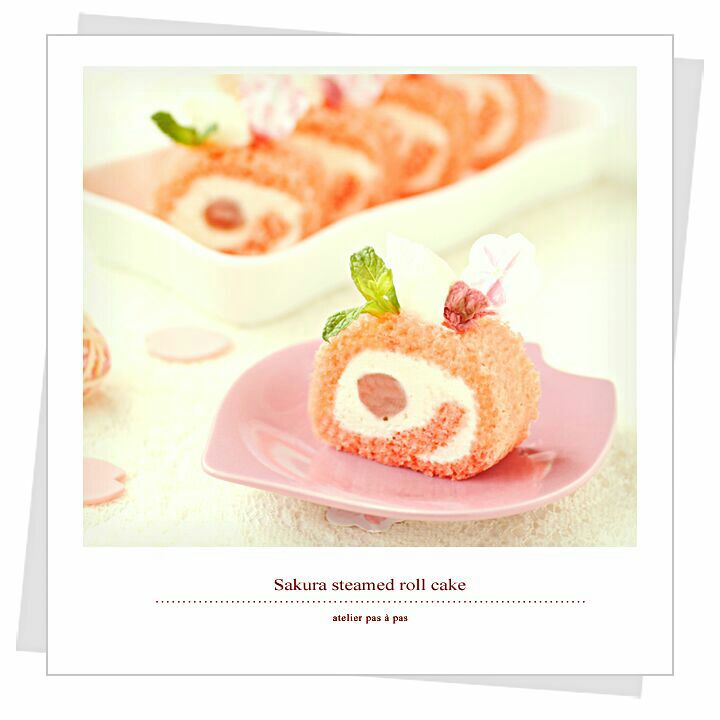 たっぷり生クリームとちょこんと桜餡を蒸しケーキでくるくるくる♪
桜ののほわほわプチロール♡
