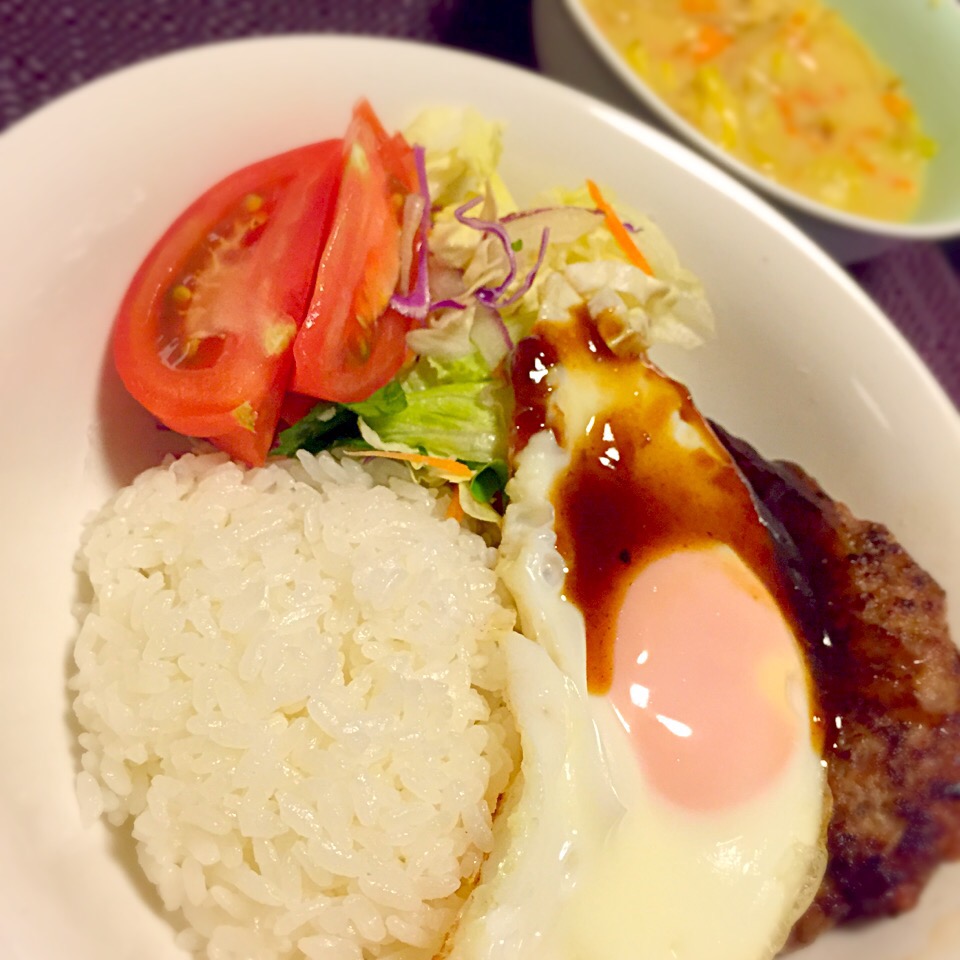 ロコモコ丼とミルクスープ