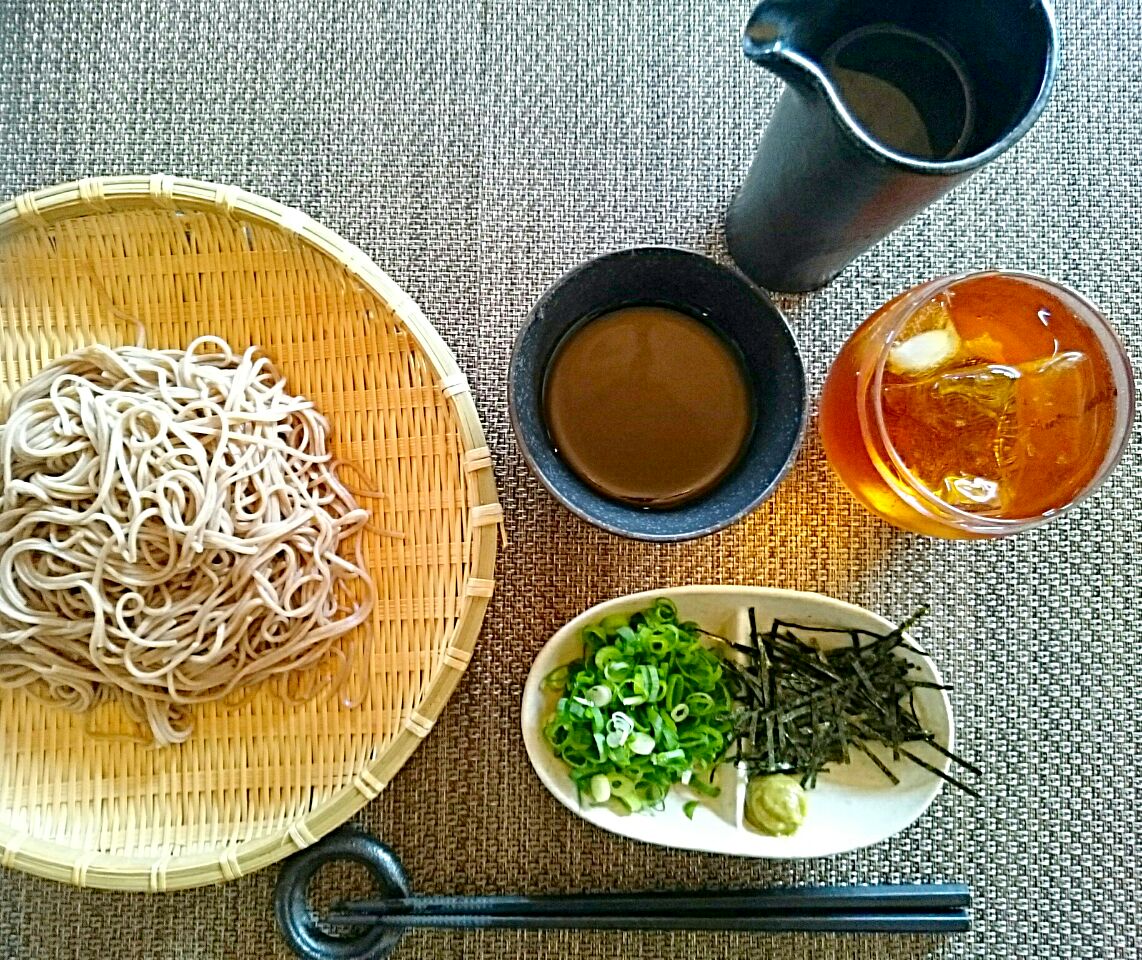 日曜日のお昼は、 ざる蕎麦♪