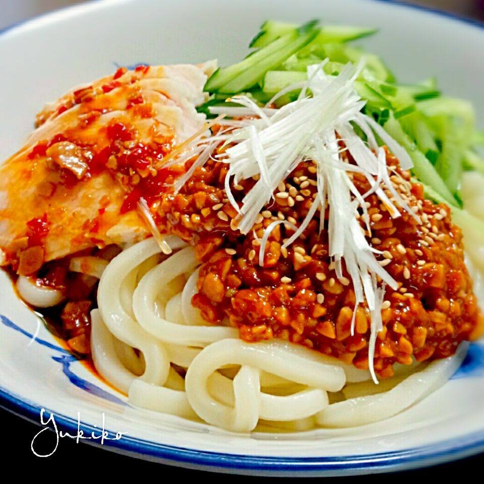 angiee♡さんの甜麺醤で食べる納豆でじゃじゃうどん。