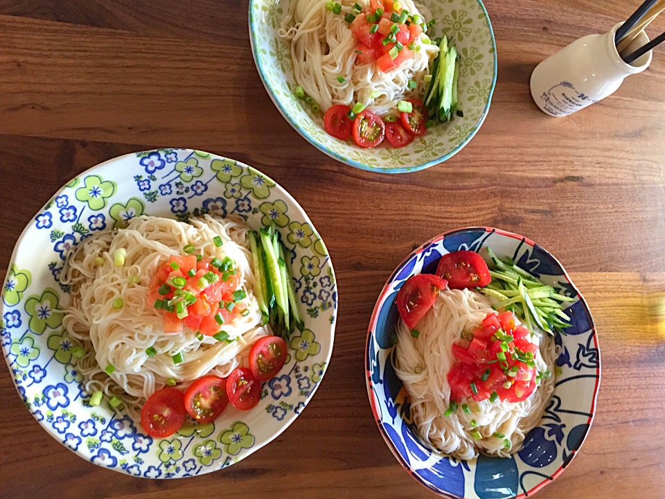 朝ごはんゆず塩胡麻オイルつゆ素麺