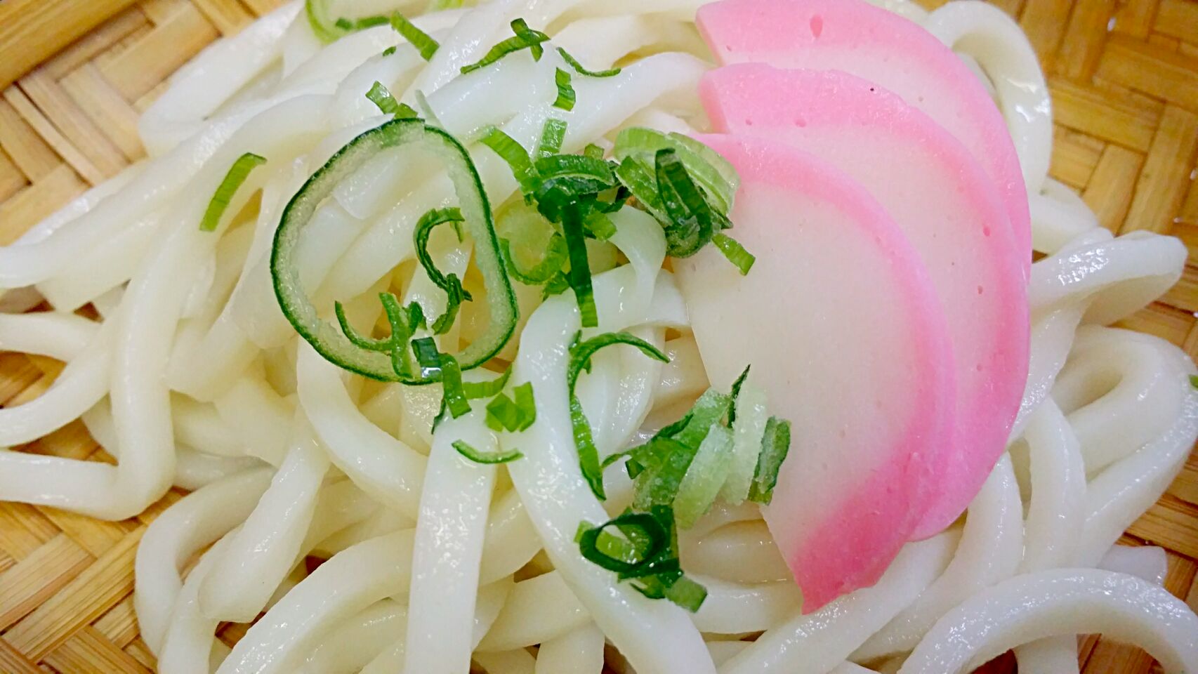 ☆☆冷やしうどん☆☆
やくみたっぷりかけて、ﾁｭﾙﾁｭﾙいってください、猛暑には、これ。