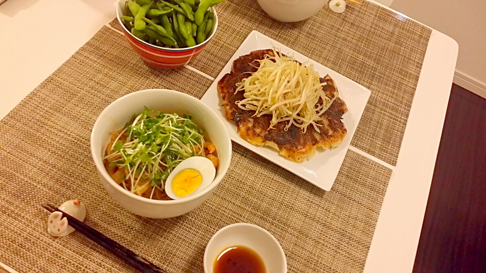 今日の夕食 冷麺、浜松で購入した冷凍餃子、枝豆