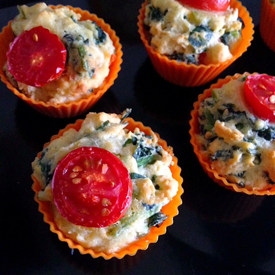 Vegan Muffin / Tomato, Spinach, Cheese