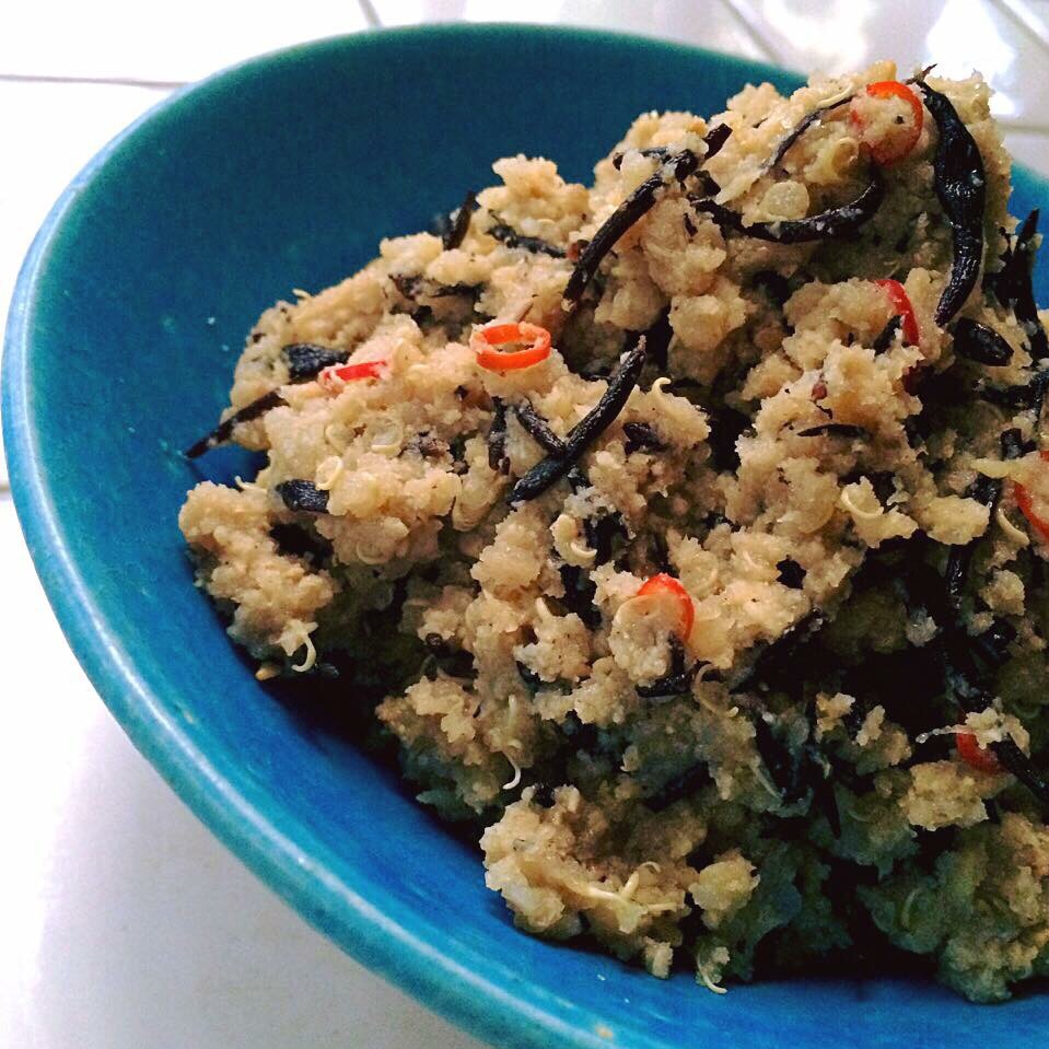 Spicy fried OKARA with quinoa & marine-plants“Me-Hijiki”/キヌアと芽ひじき入り、スパイシーなおから炒め