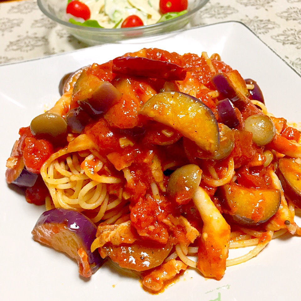 茄子とベーコンとシメジのトマトソーススパゲティー