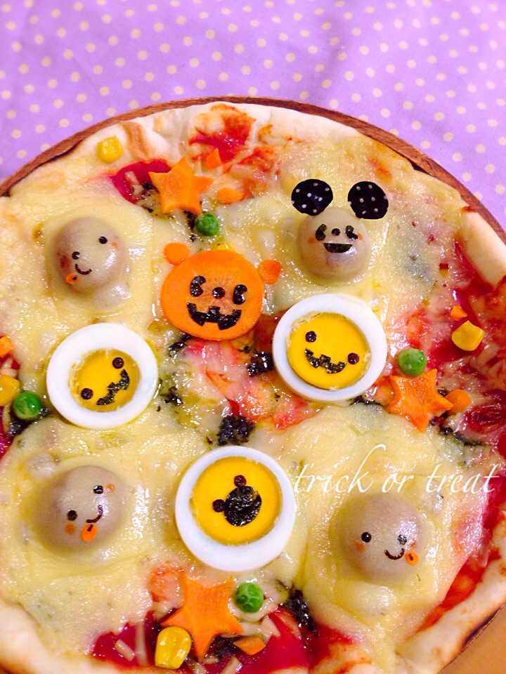 ハロウィンピザ☆ミッキーを探せ♪