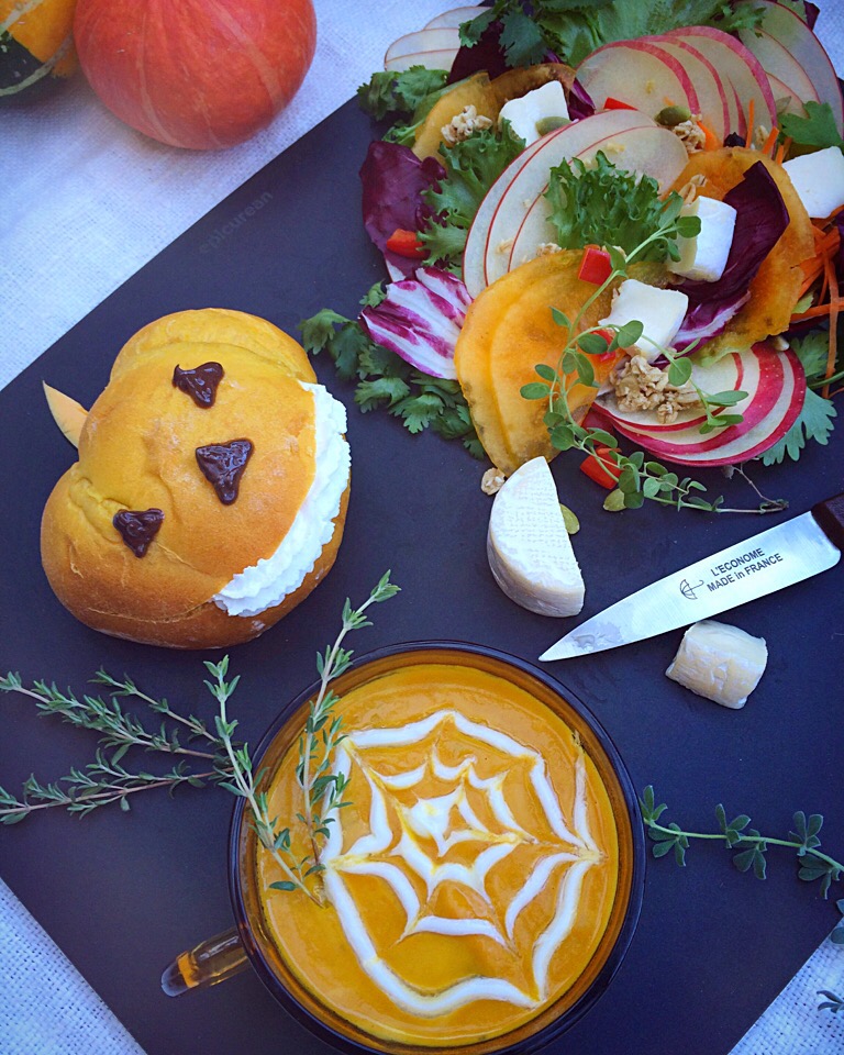 Pumpkin bread & soup*
Persimon,Apple & Camembert salad⁎