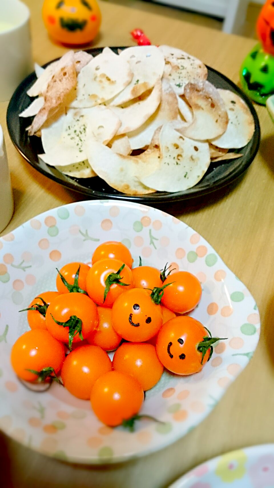 おばけチップスとプチトマト