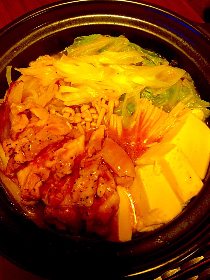 寒い…鶏の赤味噌鍋