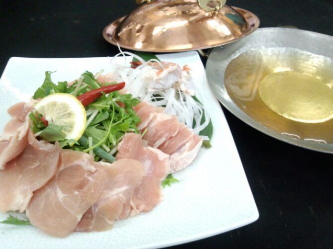 ベトナム風鶏肉と野菜の「フォ一ガーカイン」鍋