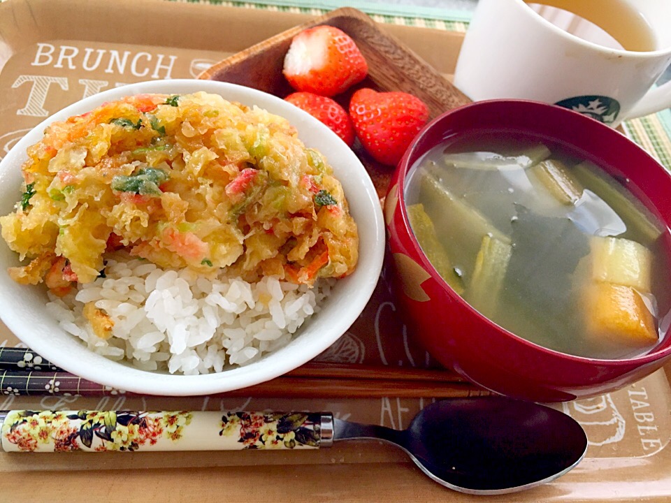 ♡野菜と小エビのかき揚げ丼ランチ〜お味噌汁、いちごセット〜♡