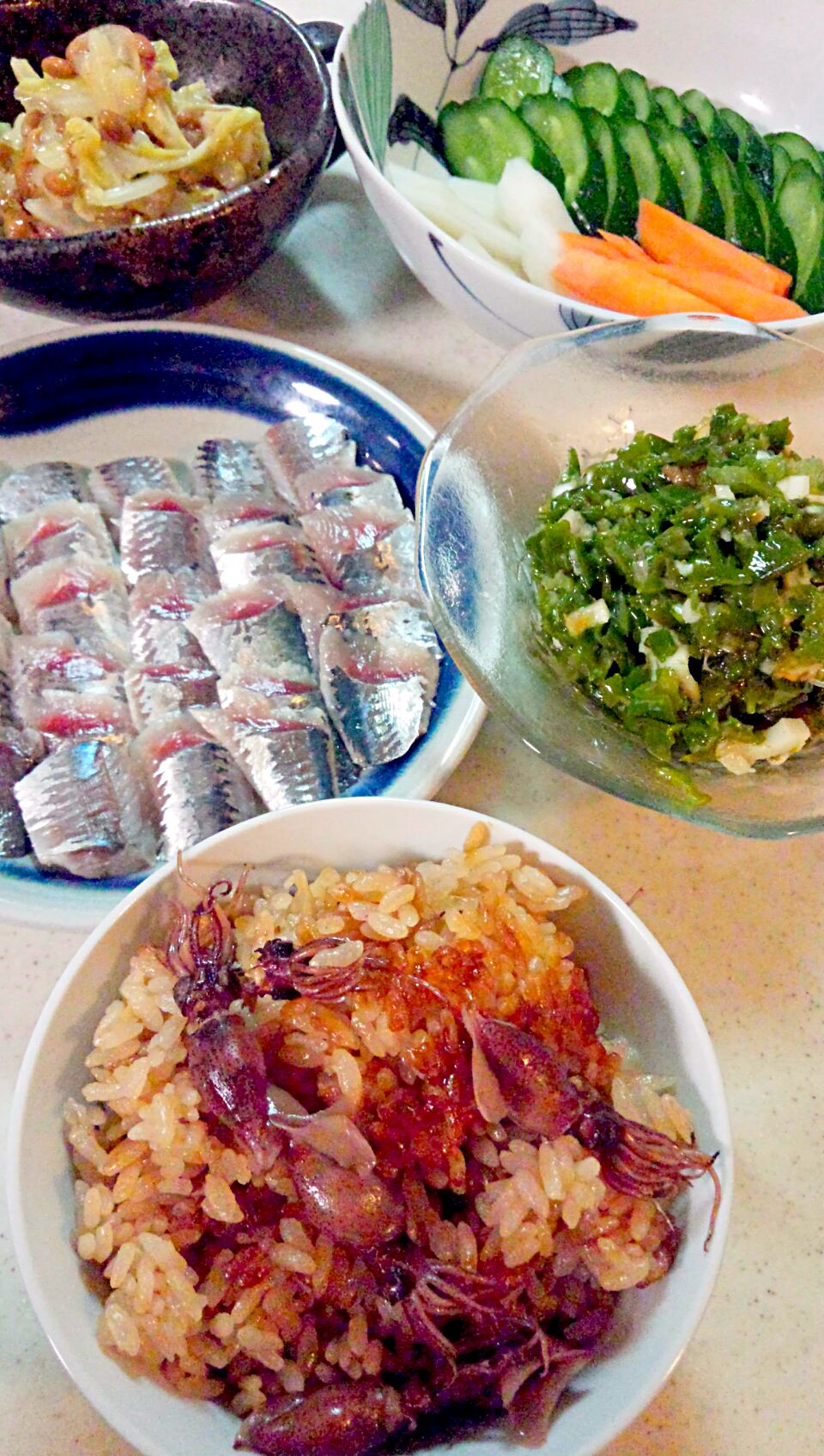 ホタルイカの炊き込み御飯＊イワシの酢漬け＊めかぶの和え物＊咲きちゃんの納豆おつまみ＊糠漬け♪