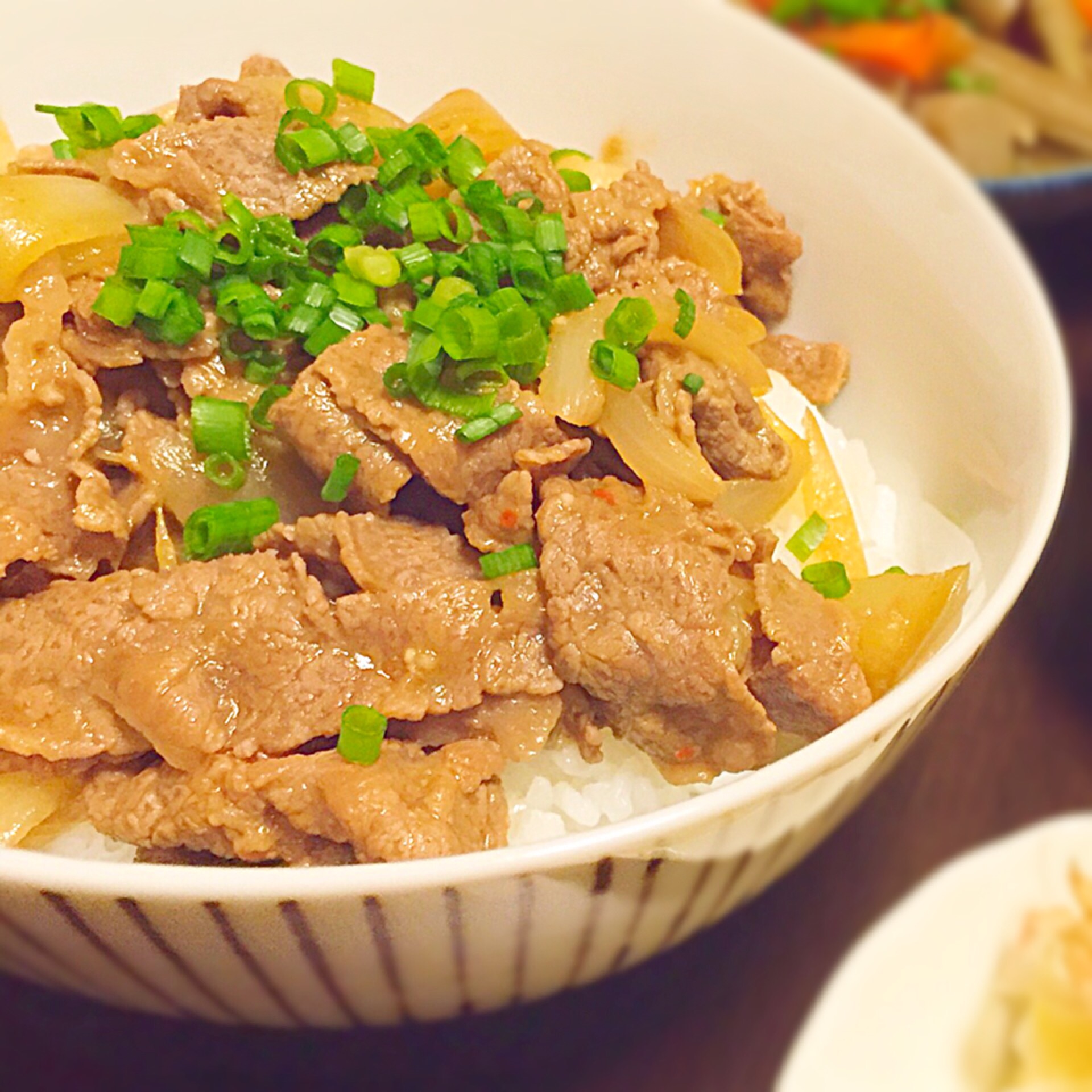 し、白味噌で？アレンジ牛丼♡