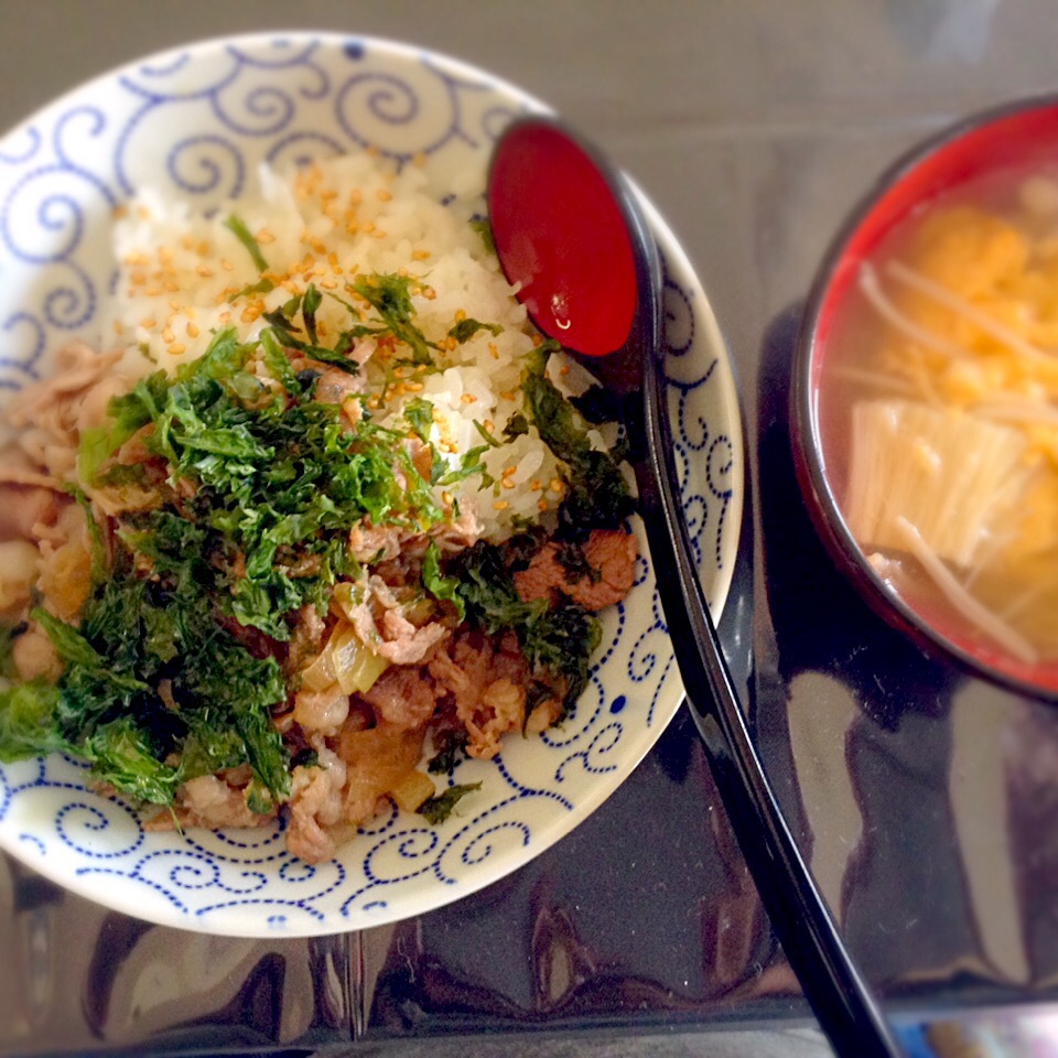 日曜のランチ 牛丼〜〜