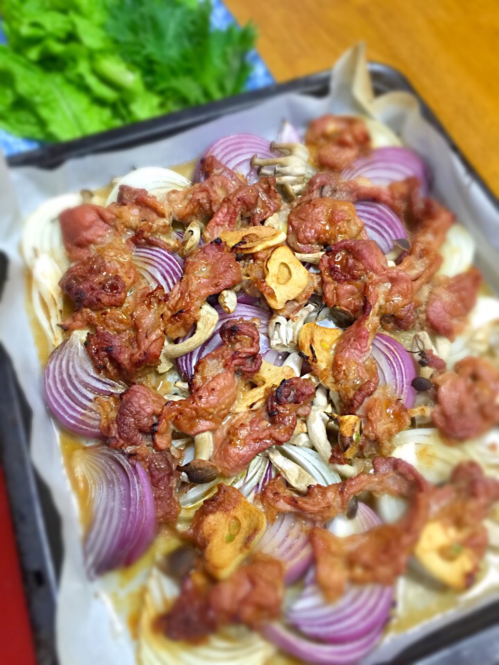 オーブンで簡単に野菜も焼いて豚肉の生姜焼き丼