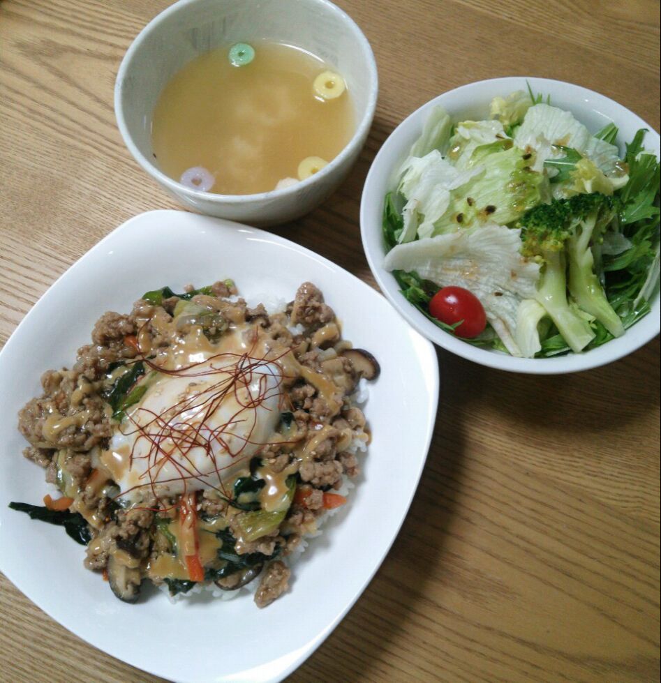 はまさんの挽肉炒め丼  オイマヨめちゃめちゃ美味しい～♪